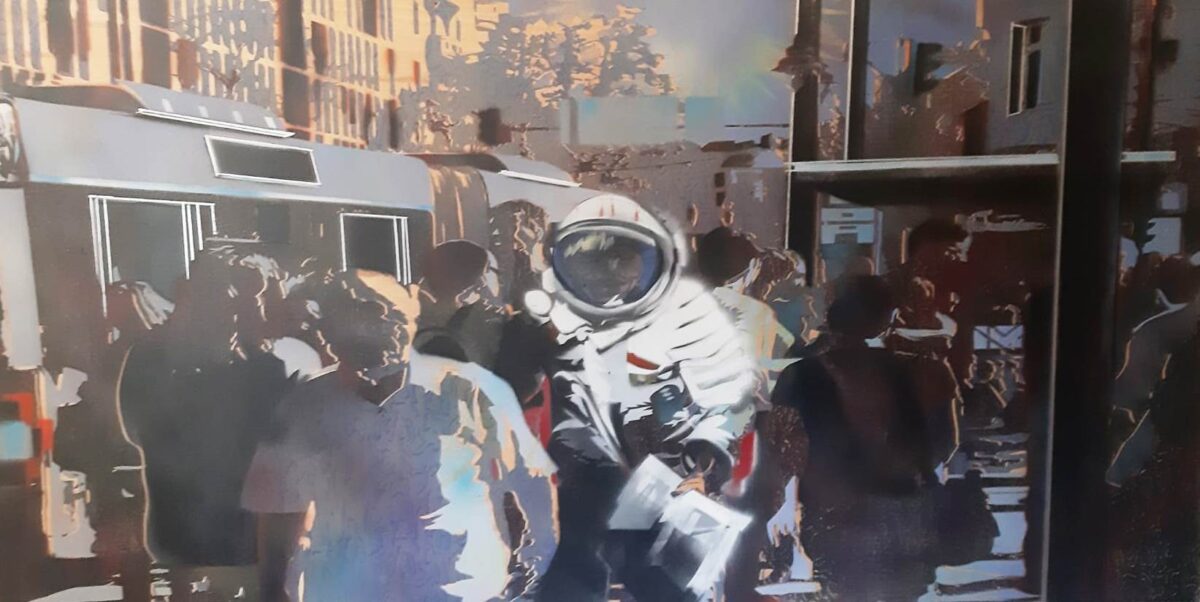 menschenmenge urban stadt astronaut von zsombor Barakonyi