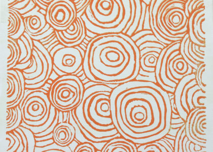 ATELIER FREISTIL: Circles Orange – Linoldruck auf Holz, signiert, mit Aufhänger – 44 x 32 cm