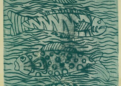 ATELIER FREISTIL: Fische – Linoldruck auf Holz, signiert, mit Aufhänger – 44 x 32 cm